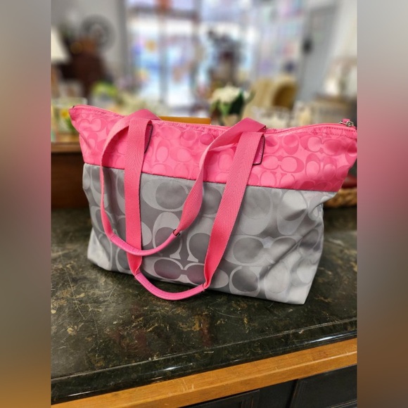 ⭐️Pink and silver Coach duffel bag with teal Coach tag. - Picture 3 of 3
